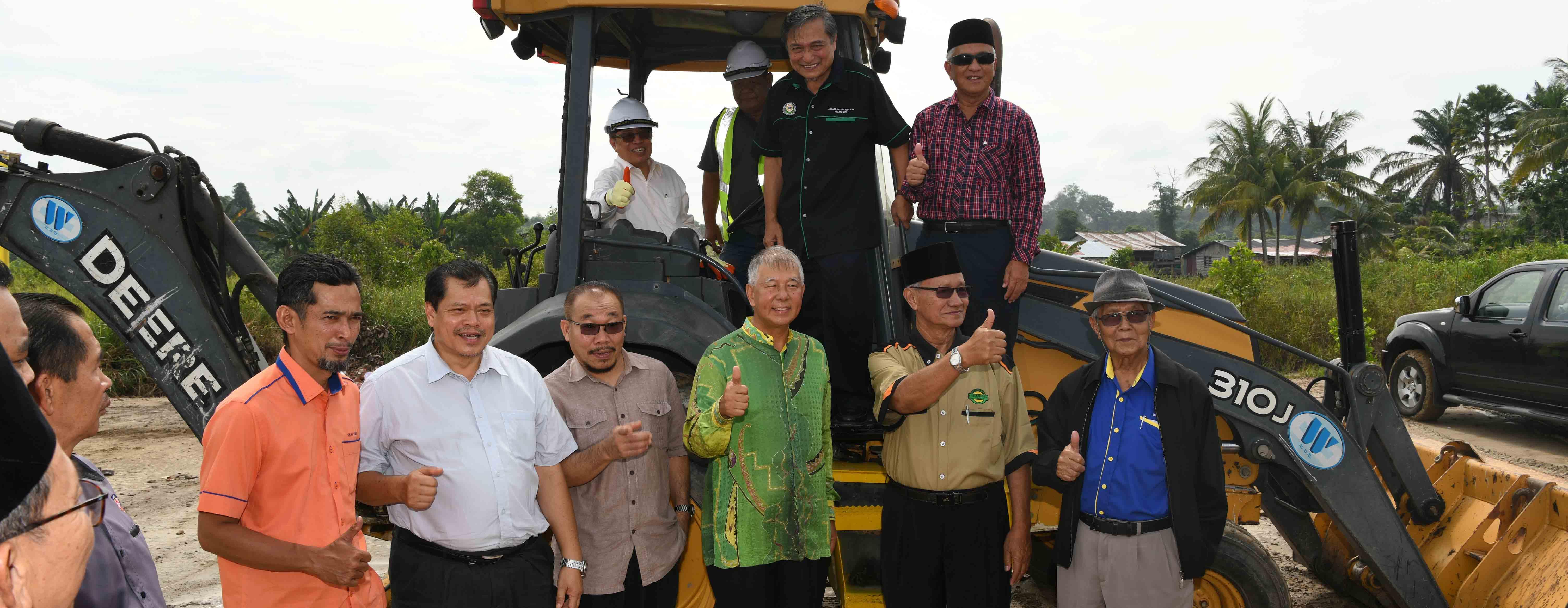 Majlis Pecah Tanah Surau Pujut 5 Miri yang telah diadakan pada 14 april 2019. Copyright @ Office of the The Chief Minister of Sarawak, CMO