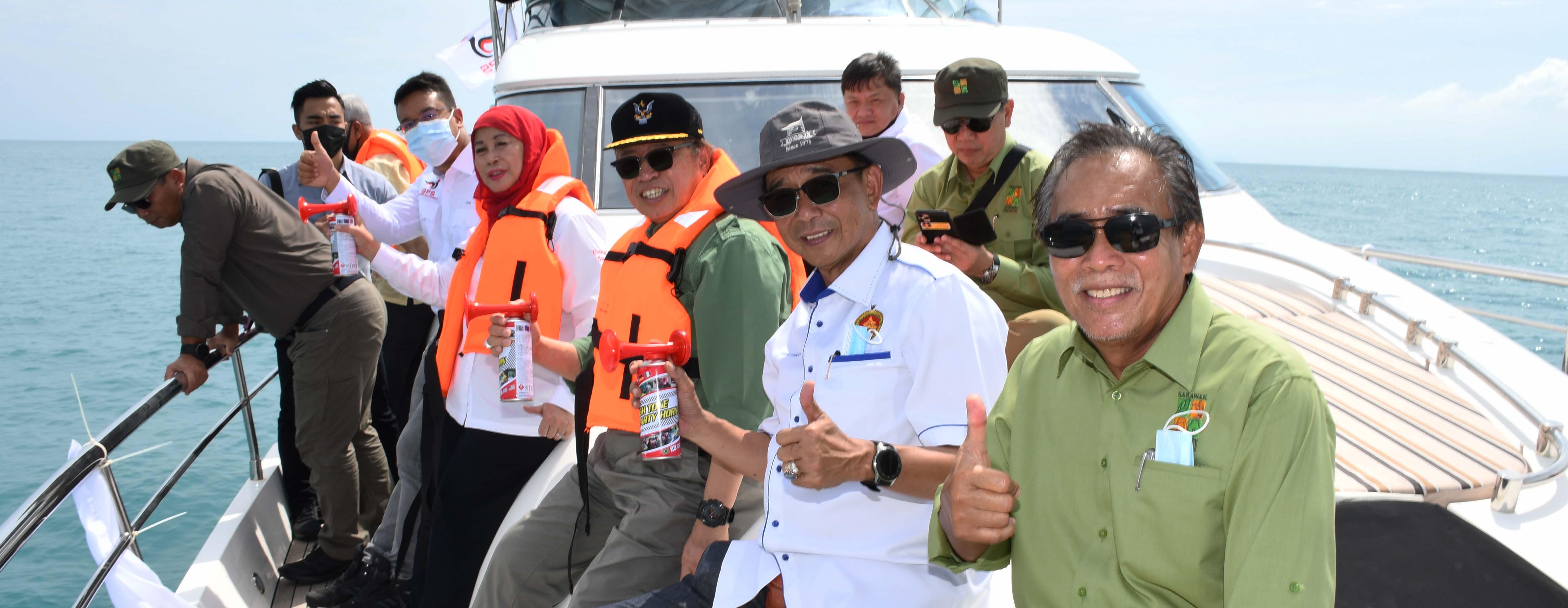 Majlis Pelancaran Melabuh Tukun Reef Ball Perairan Sampadi-Tanjung Datu 26 10 2020.
Copyright @ Sarawak Chief Minister Office , CMO